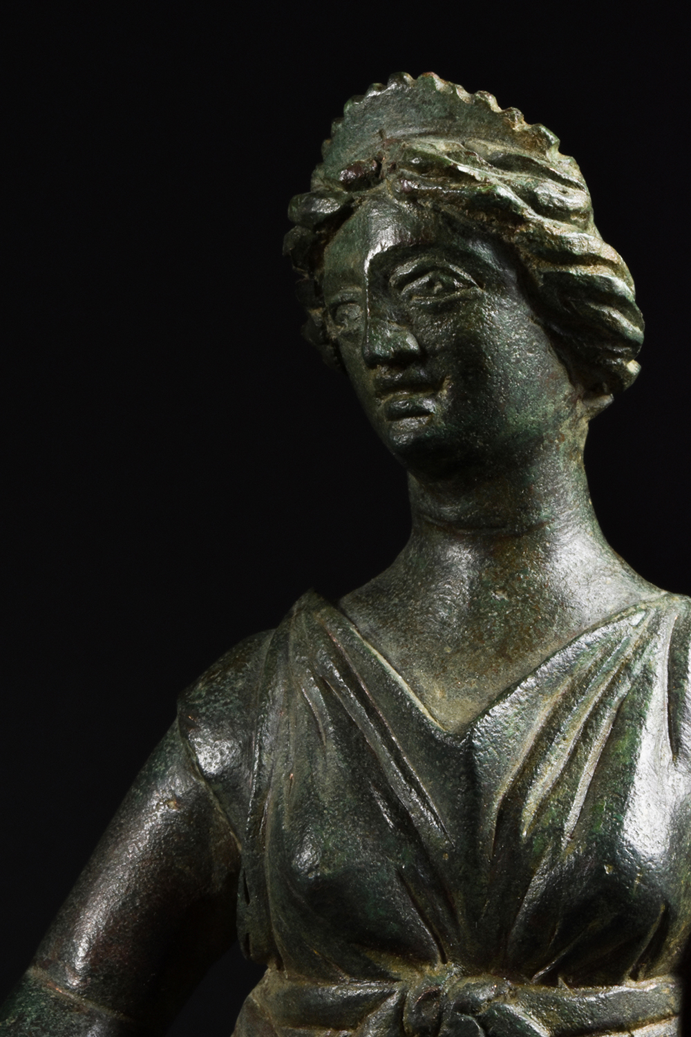 A ROMAN BRONZE FIGURE OF A GODDESS, POSSIBLY JUNO - Image 5 of 5