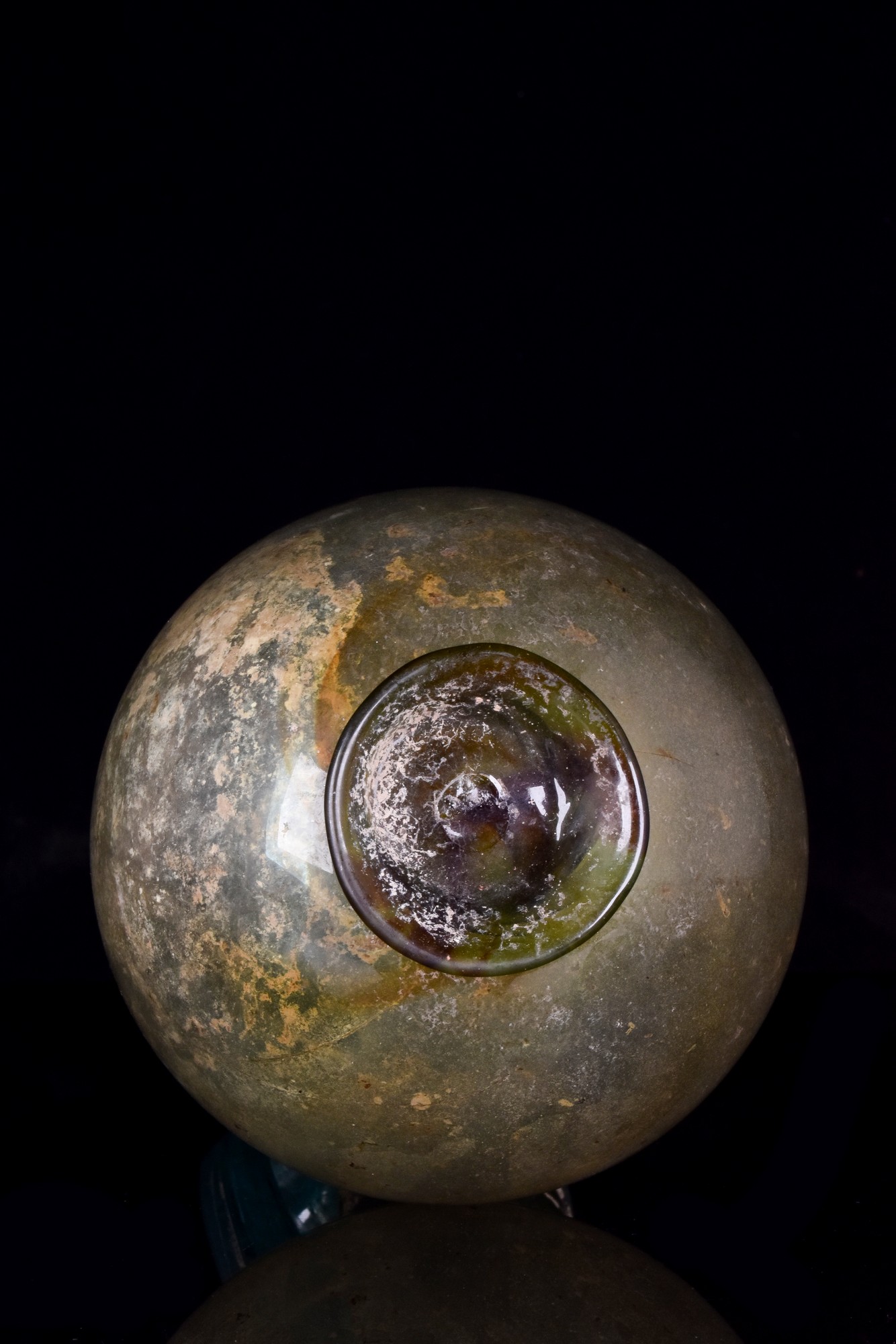 ROMAN GLASS JUG WITH TREFOIL RIM - Image 4 of 5