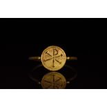 LATE ROMAN GOLD RING WITH CHI-RHO SYMBOL