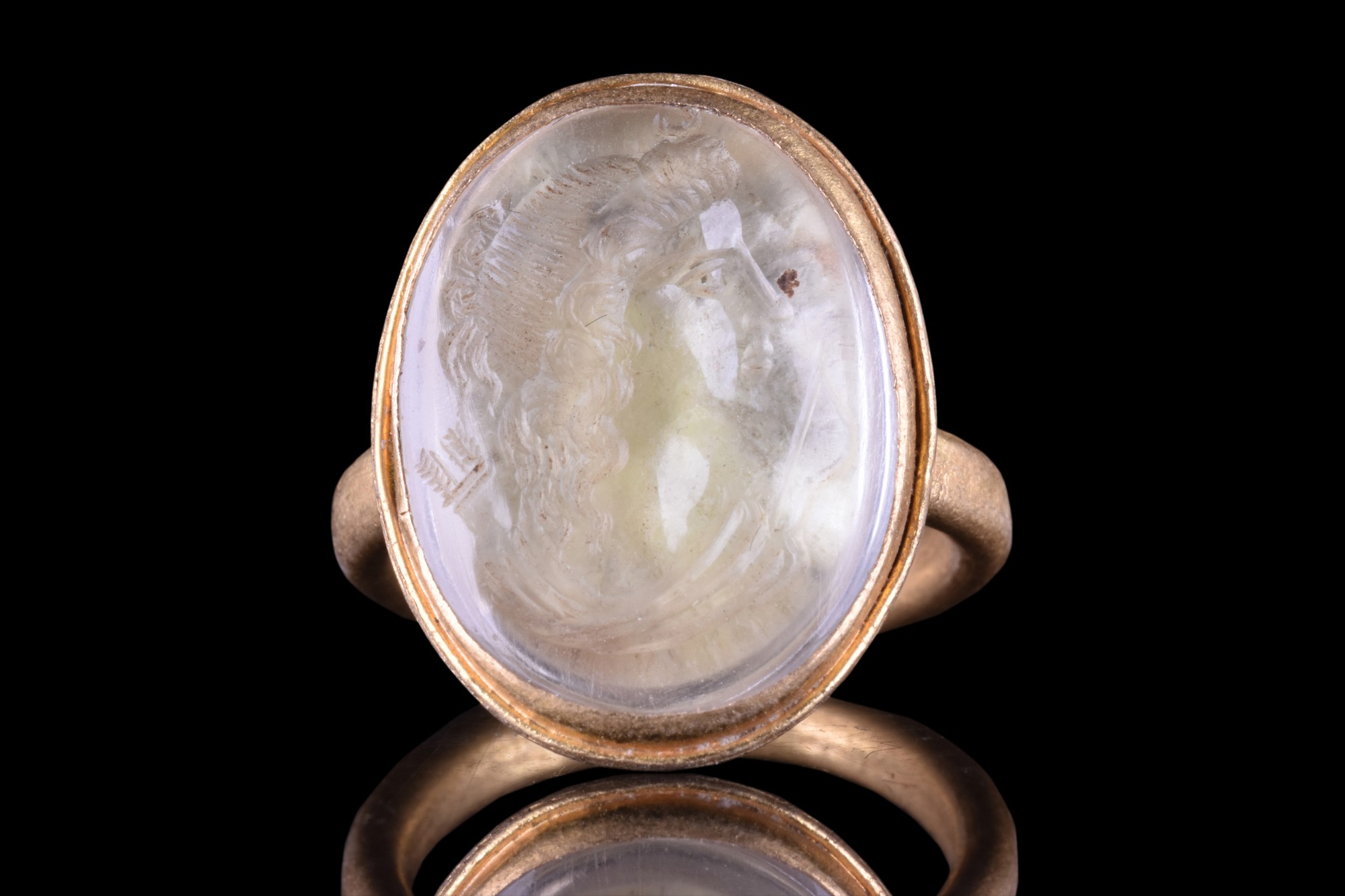 STUNNING ROMAN ROCK CRYSTAL DIANA INTAGLIO IN GOLD RING - Image 3 of 7