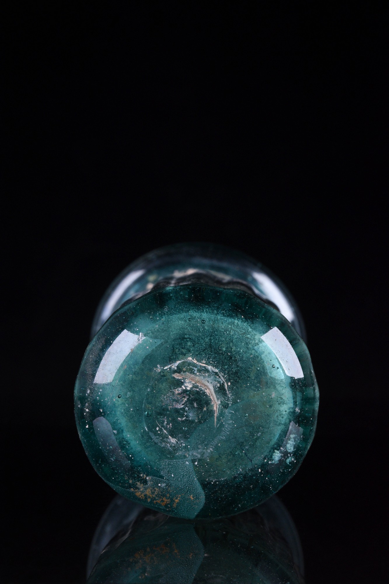 ANCIENT ROMAN OR BYZANTINE GLASS RIBBED FLASK - Image 4 of 6