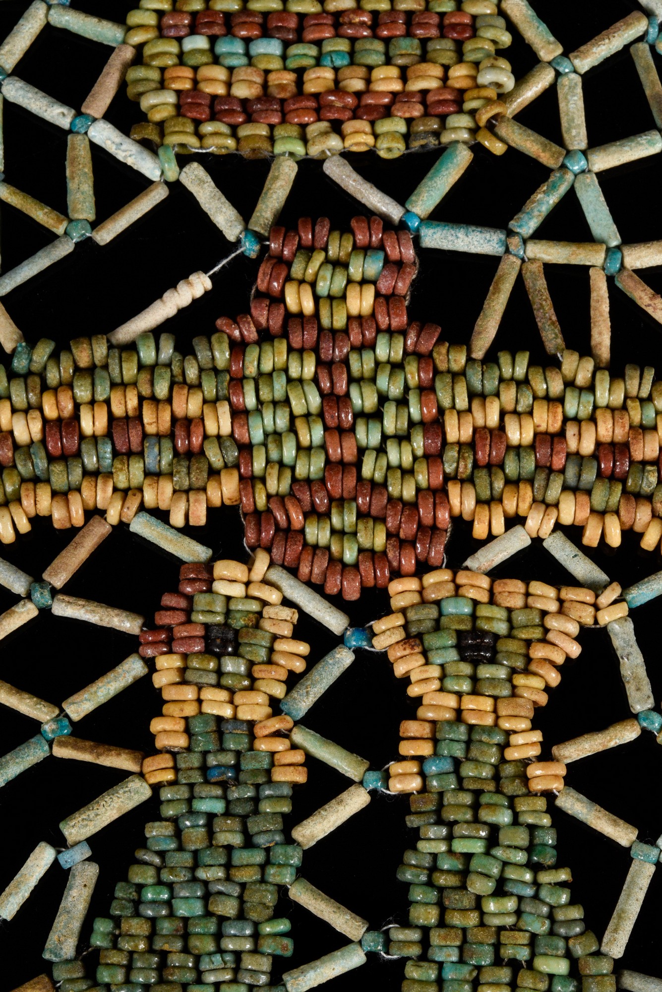 EGYPTIAN BEADED FUNERARY MASK - Image 5 of 6