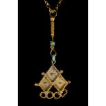 ROMAN GOLD PENDANT WITH FAIENCE