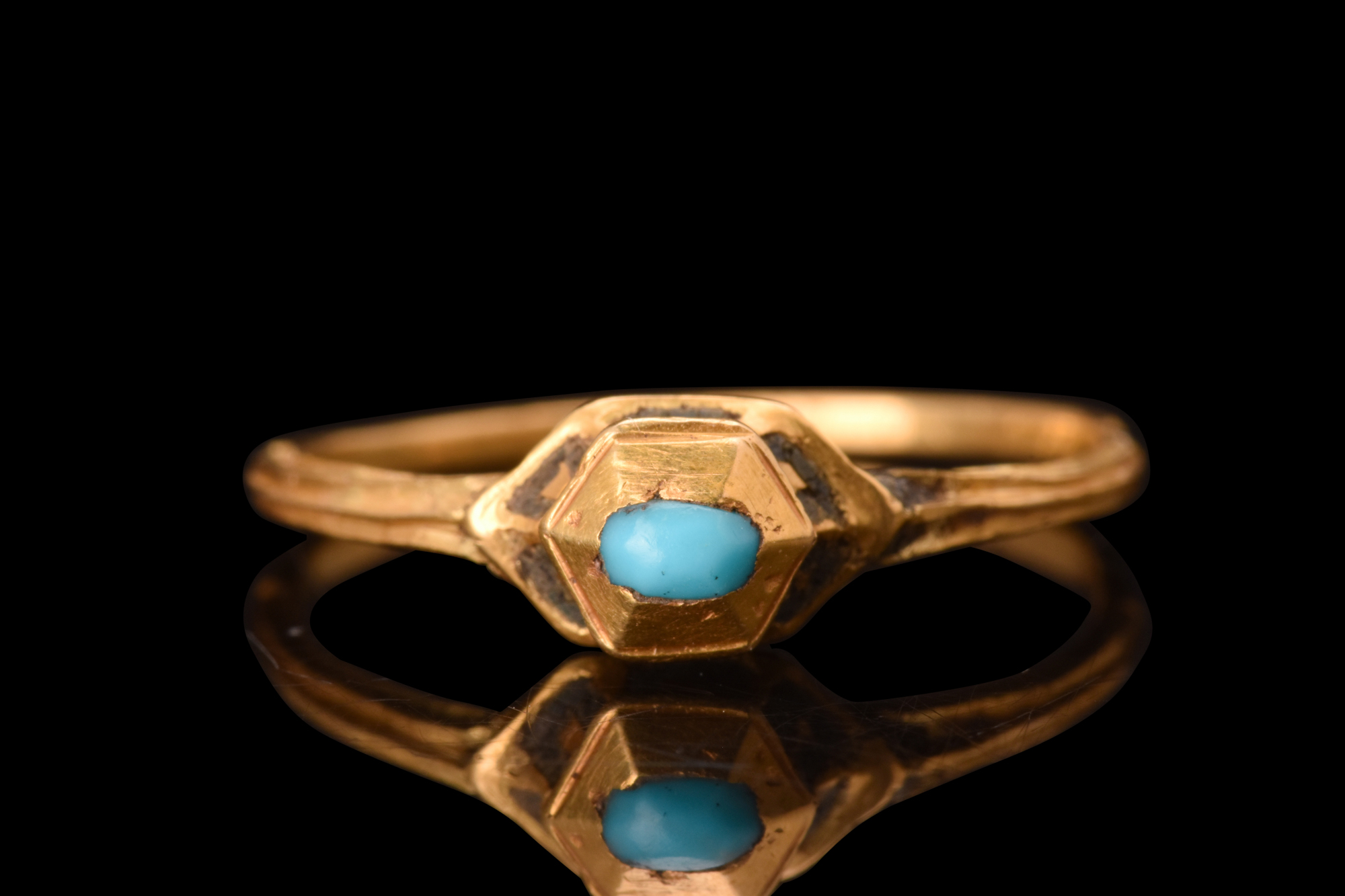 RENAISSANCE GOLD AND TURQUOISE RING - Image 3 of 6