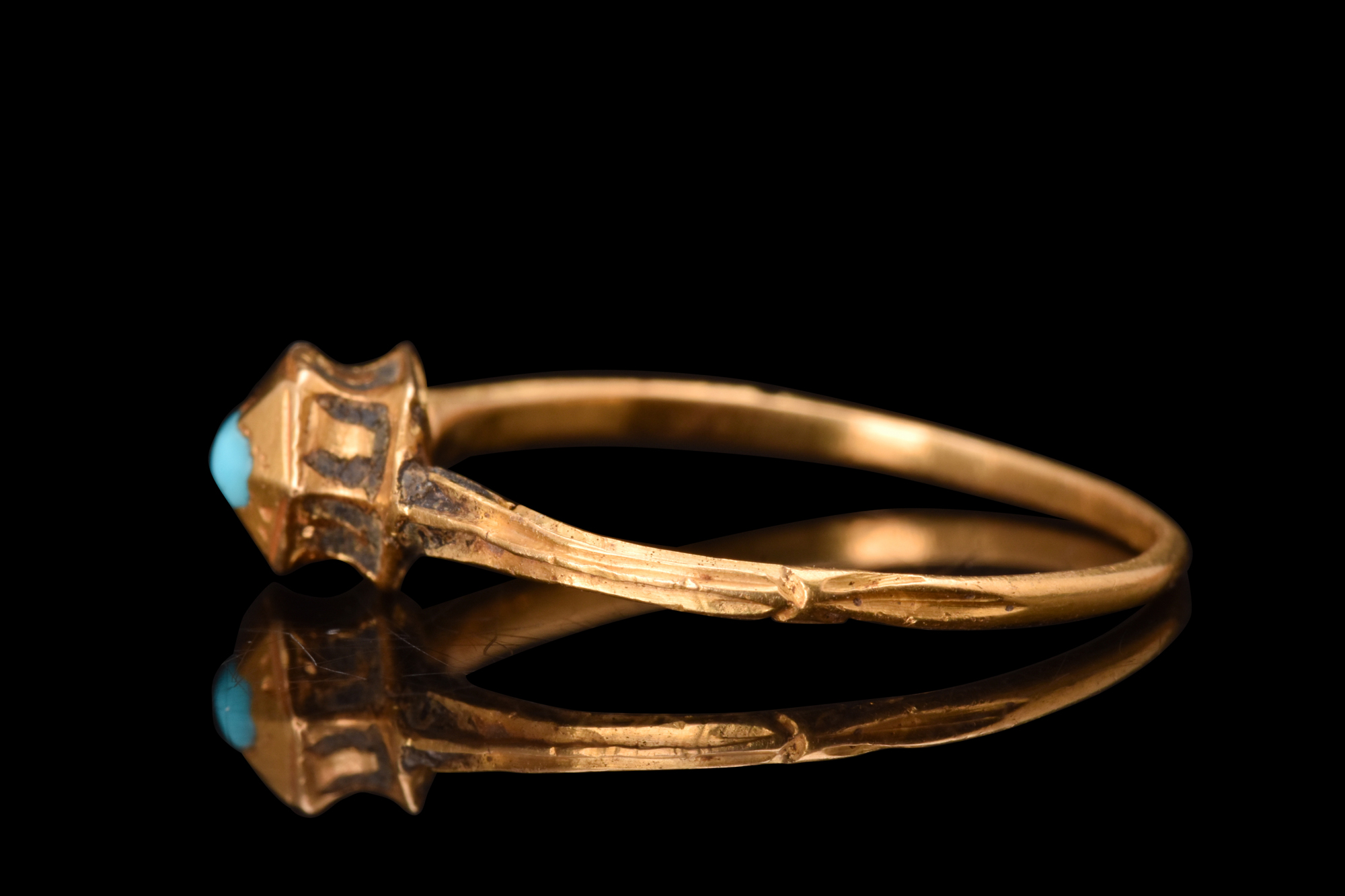 RENAISSANCE GOLD AND TURQUOISE RING - Image 4 of 6