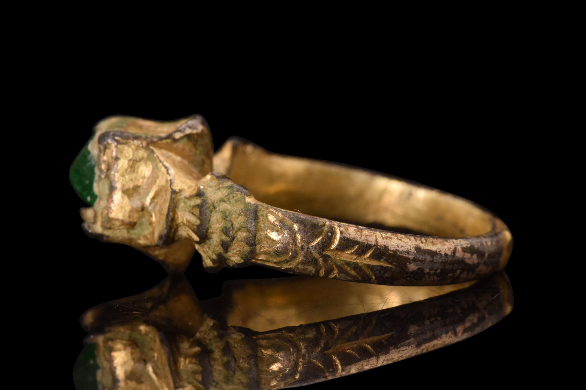 LATE MEDIEVAL GILT BRONZE RING WITH GEM - Image 4 of 6