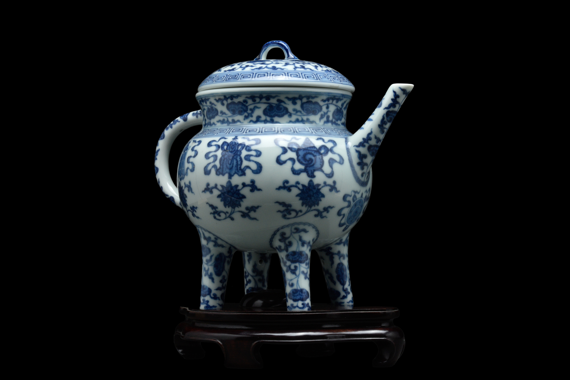 CHINESE BLUE AND WHITE BAJIXIANG EWER WITH "EIGHT AUSPICIOUS SYMBOLS" - Image 2 of 9