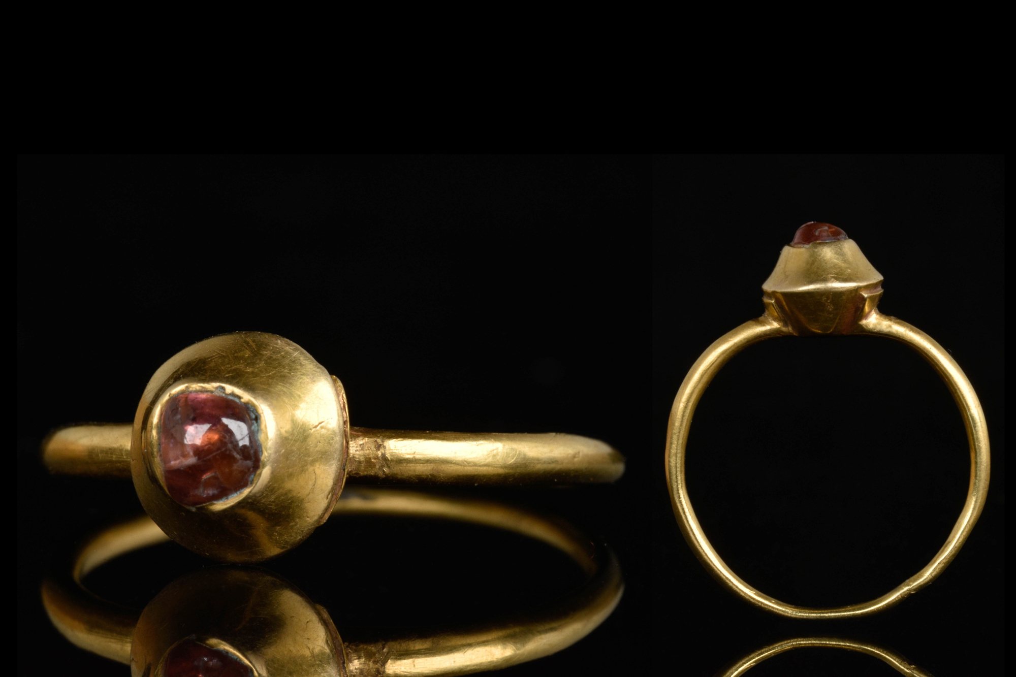 MEDIEVAL GOLD FINGER RING WITH STONE