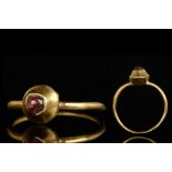 MEDIEVAL GOLD FINGER RING WITH STONE