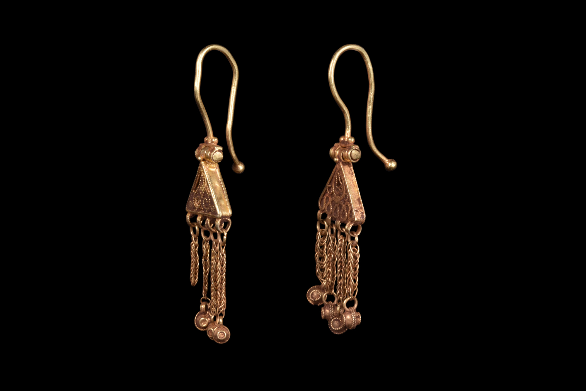 BYZANTINE GOLD PAIR OF EARRINGS WITH DANGLES - Image 2 of 3