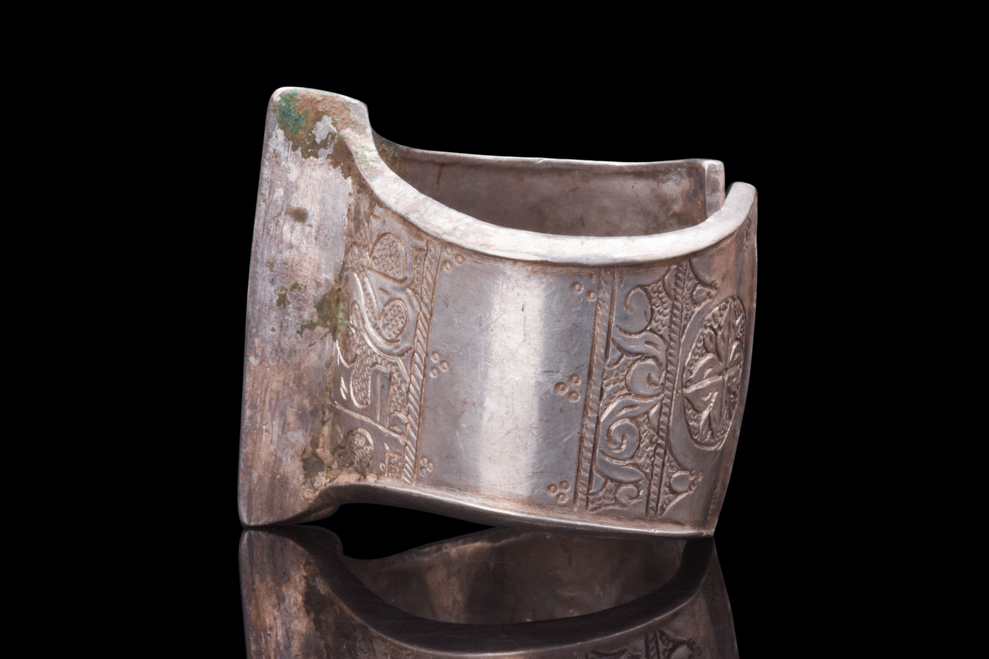 HEAVY SELJUK SILVER BRACELET WITH CALLIGRAPHY - Image 3 of 4