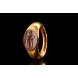 ROMAN GOLD RING WITH GODDESS INTAGLIO