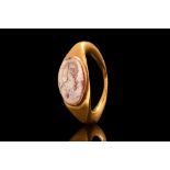 ANCIENT ROMAN SIGNET PORTRAIT INTAGLIO OF A YOUNG MALE IN HEAVY GOLD RING