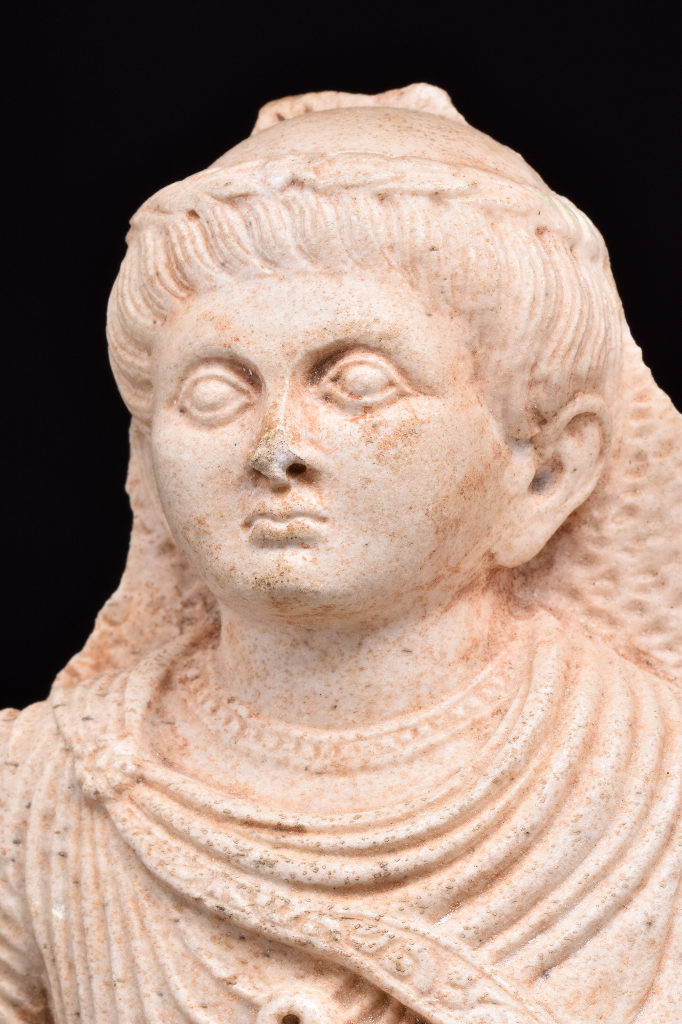 ROMAN MARBLE BUST OF A YOUNG PRIEST - Image 4 of 5