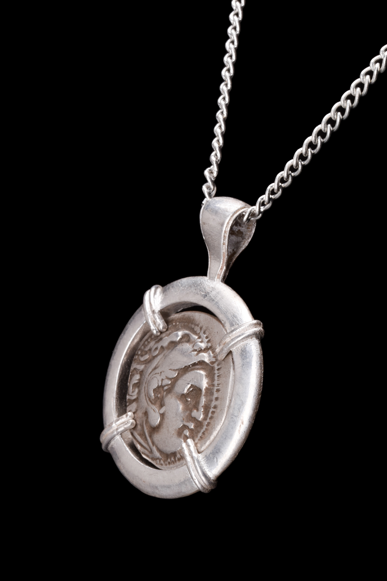 ALEXANDER III SILVER DRACHM IN SILVER PENDANT - Image 2 of 3