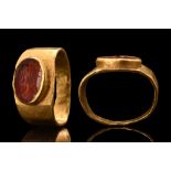 ROMAN GOLD INTAGLIO RING WITH SOL INVICTUS