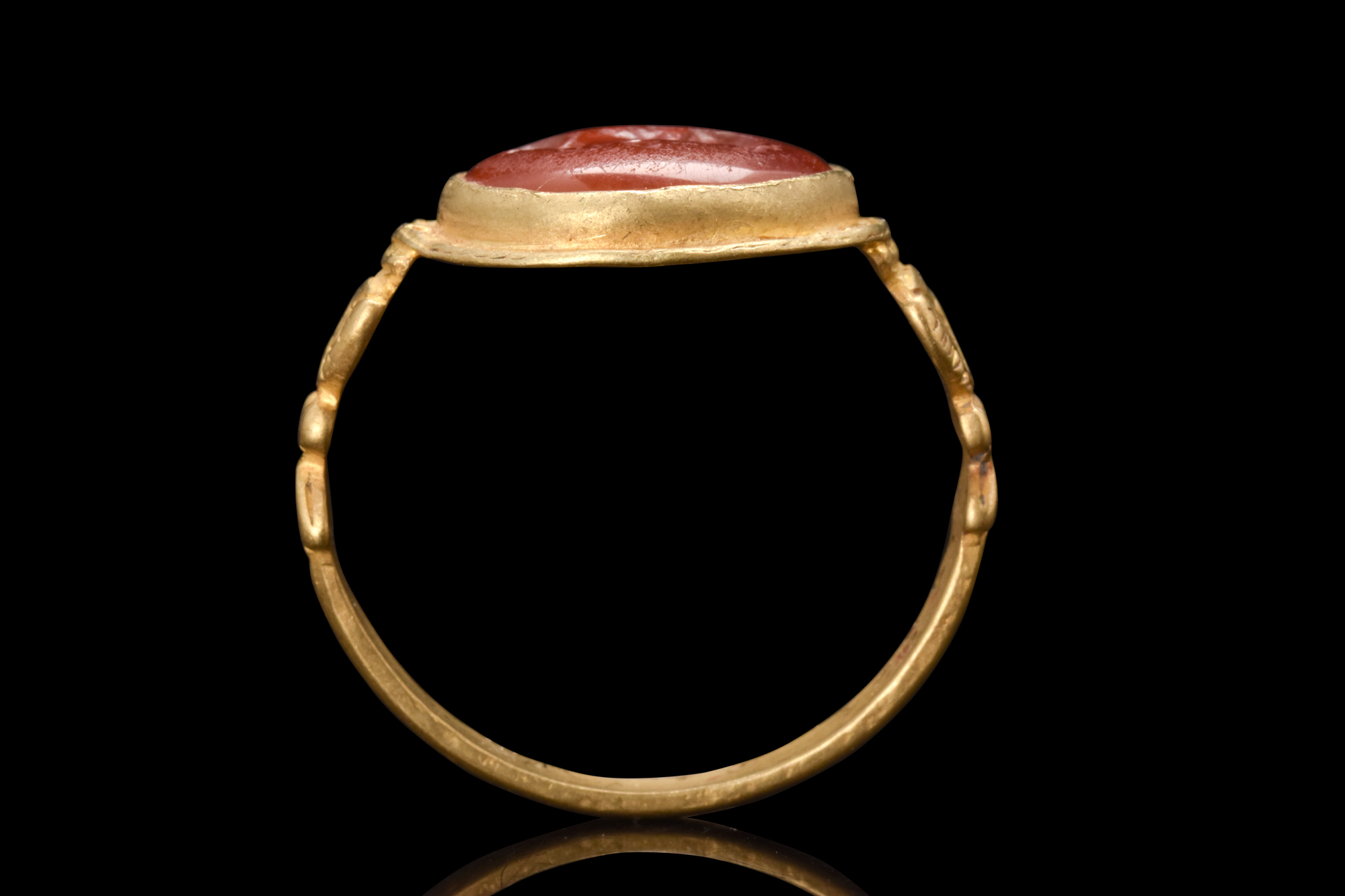 ROMAN GOLD RING WITH DIANA INTAGLIO - Image 6 of 6