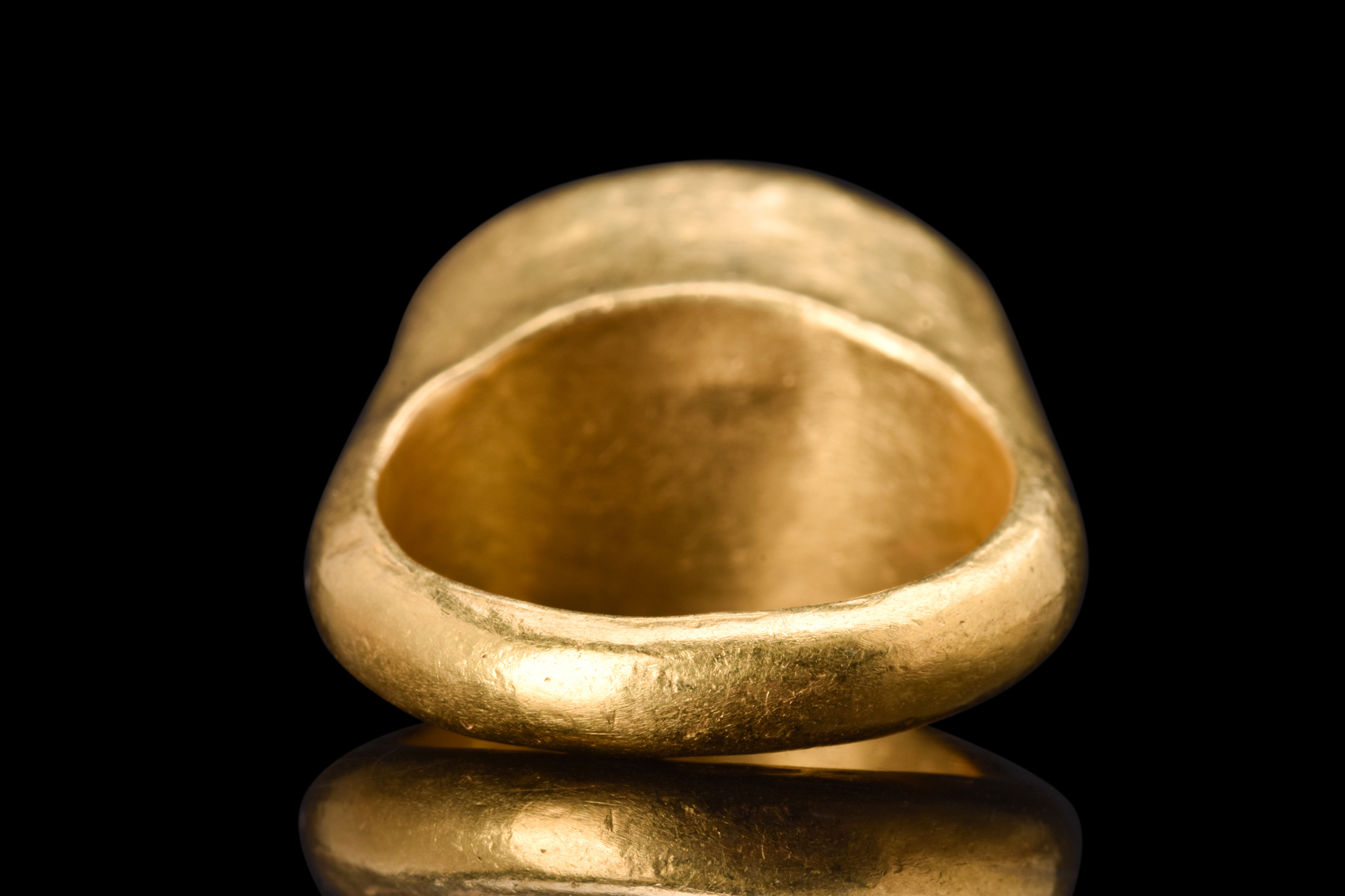 ROMAN GOLD RING WITH DIANA BLOODSTONE NTAGLIO - Image 8 of 9