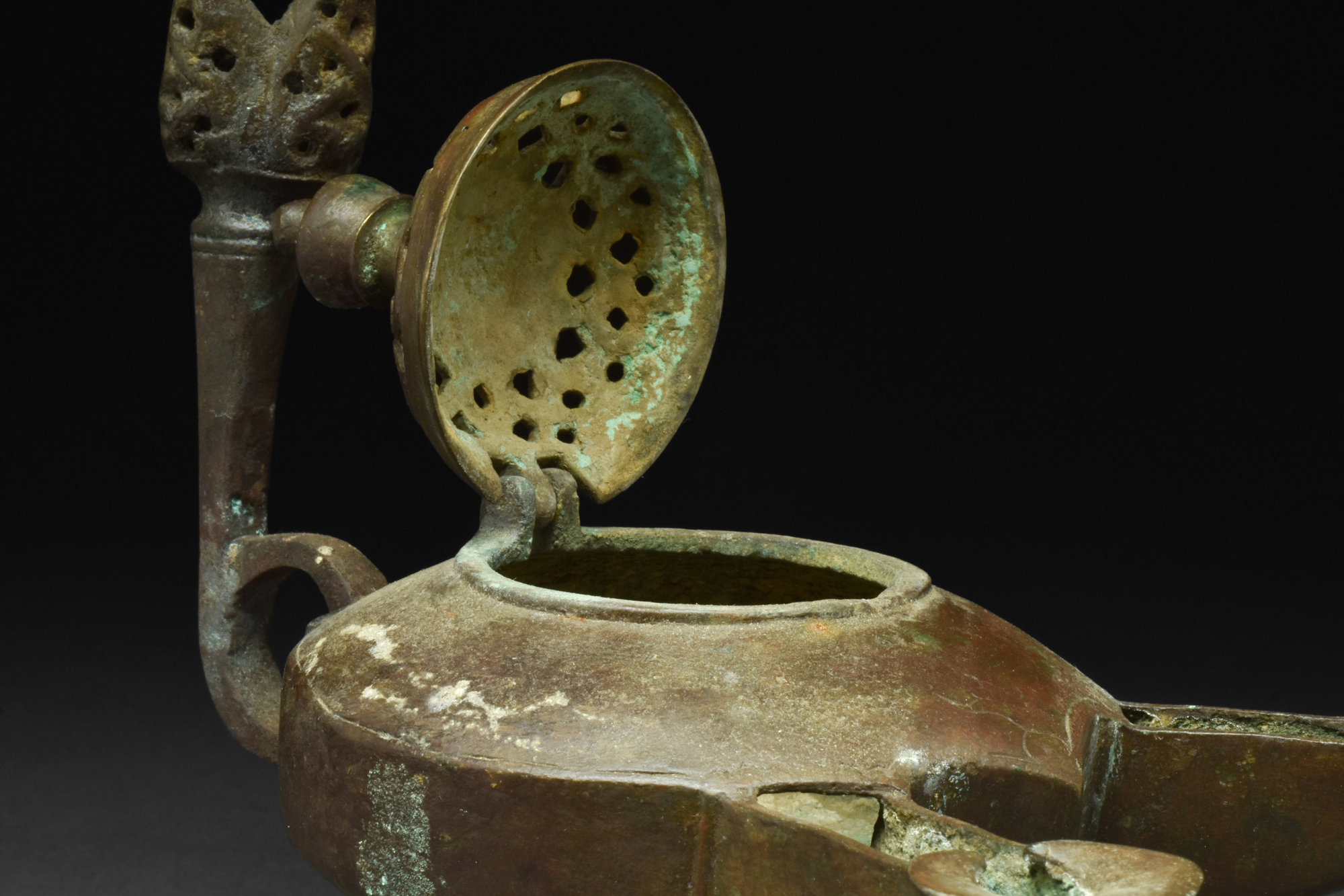SELJUK BRONZE TRIPOD OIL LAMP WITH TWO SPOUTS - Image 11 of 11