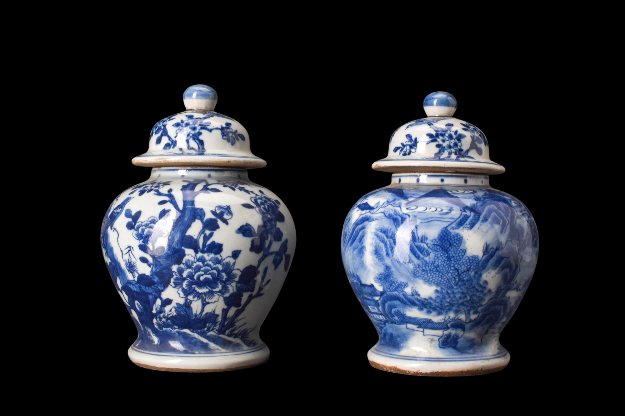 CHINESE PAIR OF BLUE AND WHITE POTICHES