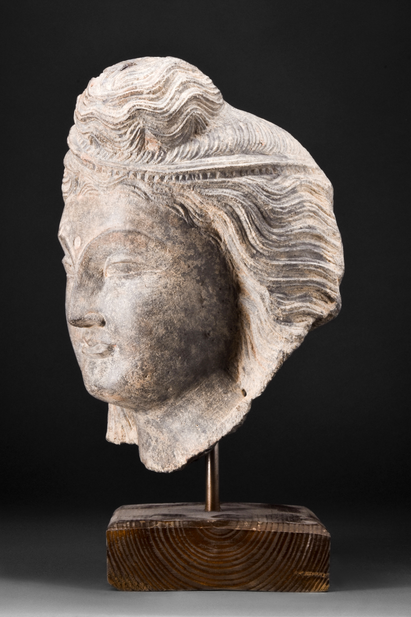 GANDHARAN SCHIST HEAD OF BODHISATTVA - Image 3 of 9