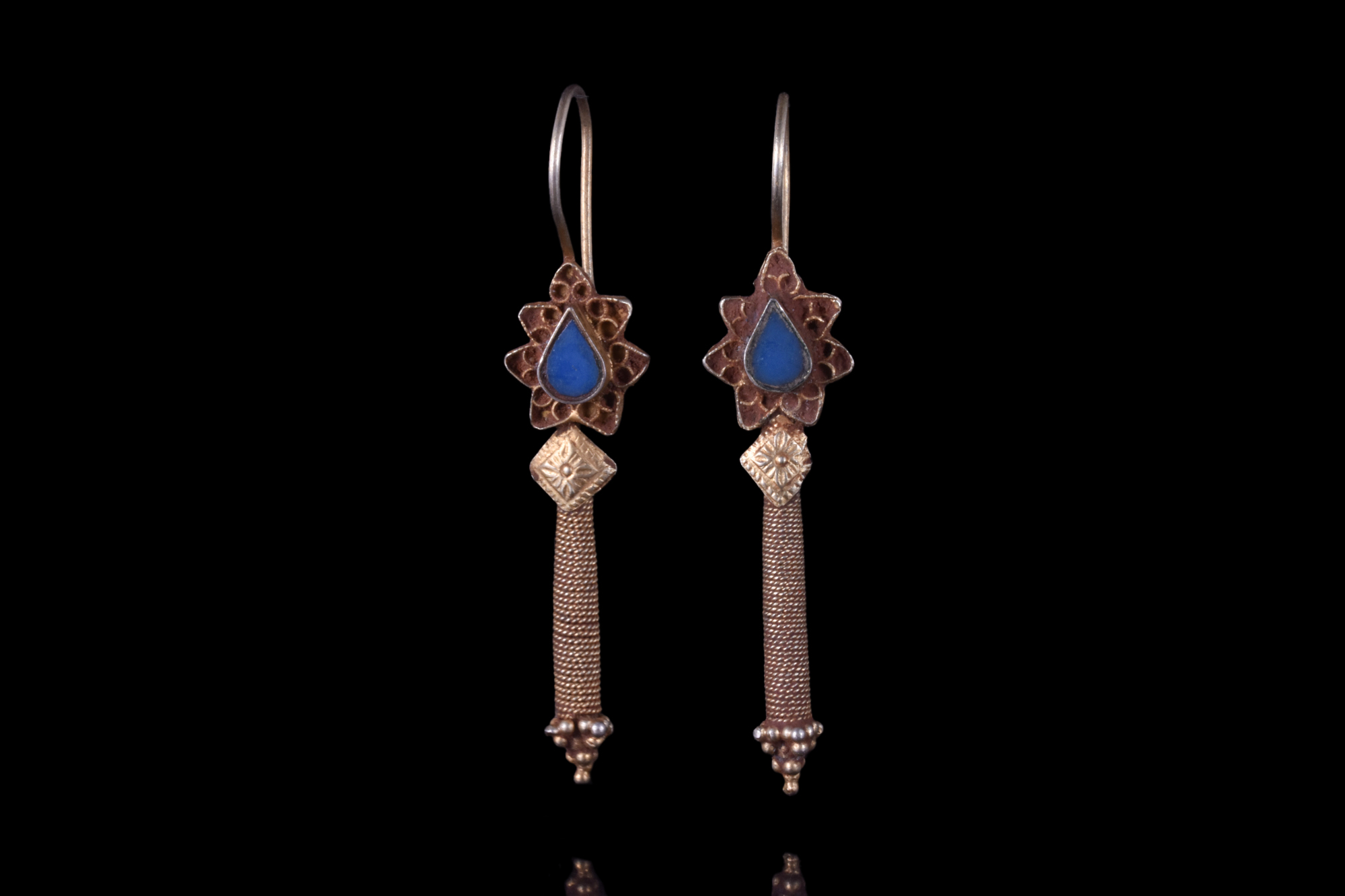 PARTHIAN GOLD PAIR OF EARRINGS - Image 2 of 8