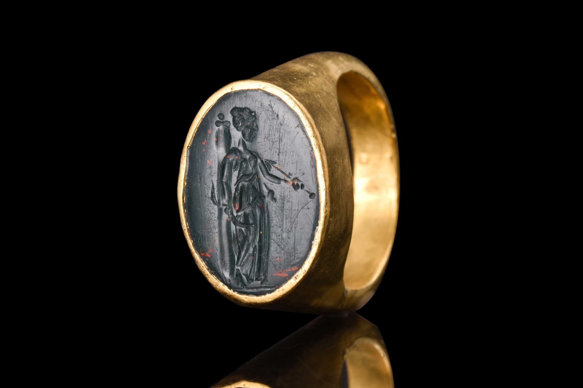 ROMAN GOLD RING WITH DIANA BLOODSTONE NTAGLIO - Image 2 of 9