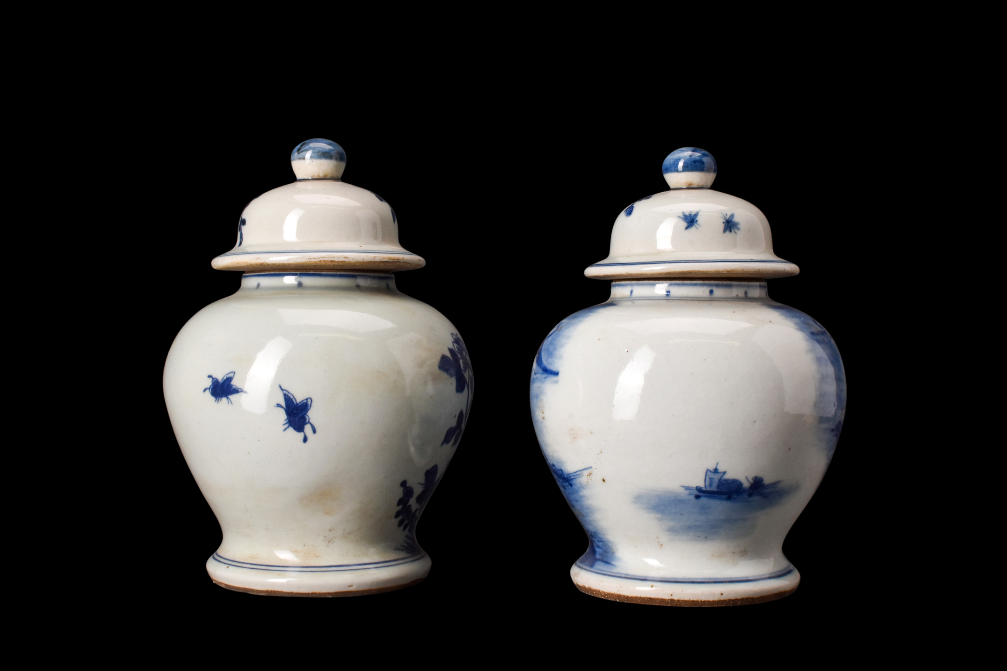 CHINESE PAIR OF BLUE AND WHITE POTICHES - Image 4 of 9