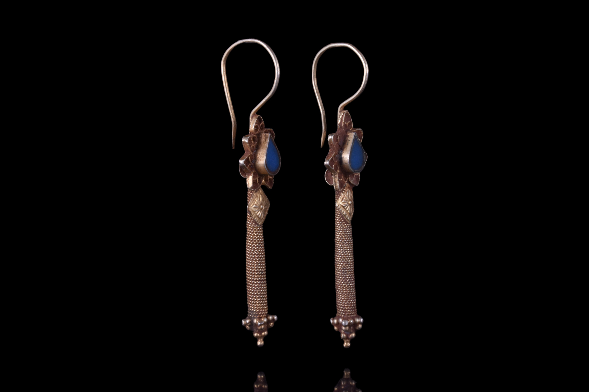 PARTHIAN GOLD PAIR OF EARRINGS - Image 6 of 8