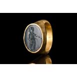 ROMAN GOLD RING WITH DIANA BLOODSTONE NTAGLIO