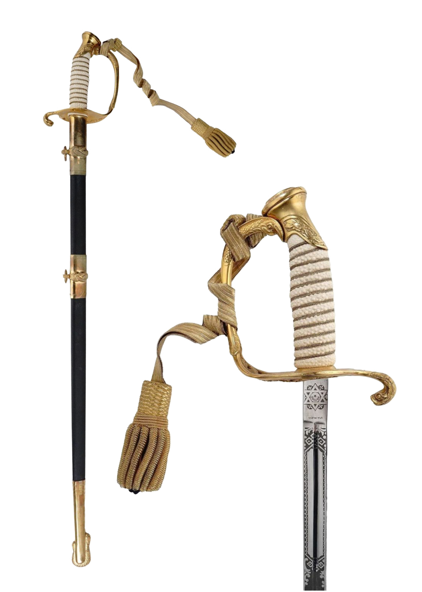 A U.S. WORLD WAR II NAVAL OFFICERS DRESS SWORD