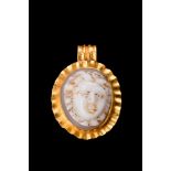 ROMAN GOLD PENDANT WITH CHALCEDONY MEDUSA CAMEO