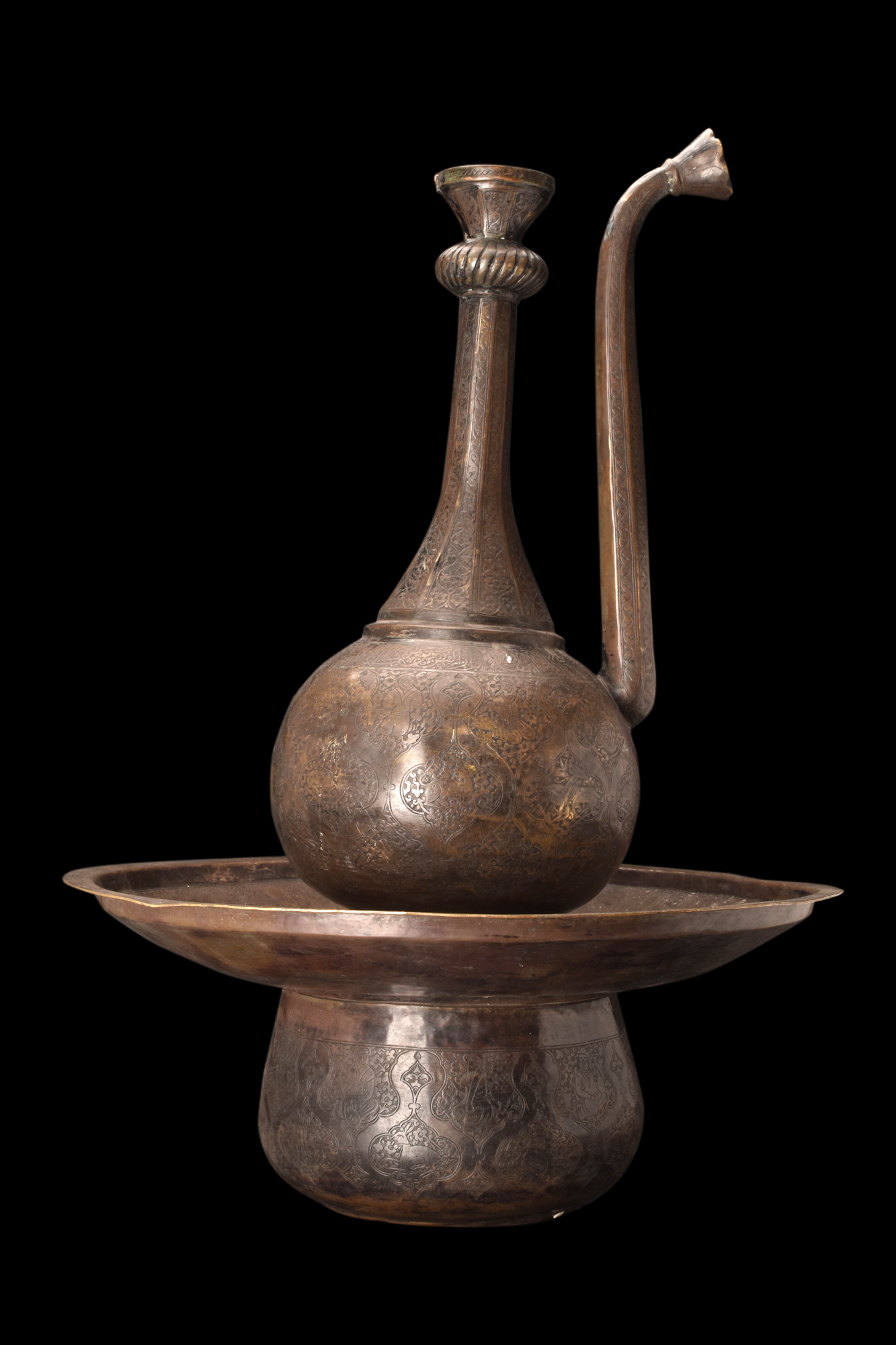 QAJAR BRASS EWER AND BASIN - AFTABEH - Image 4 of 16