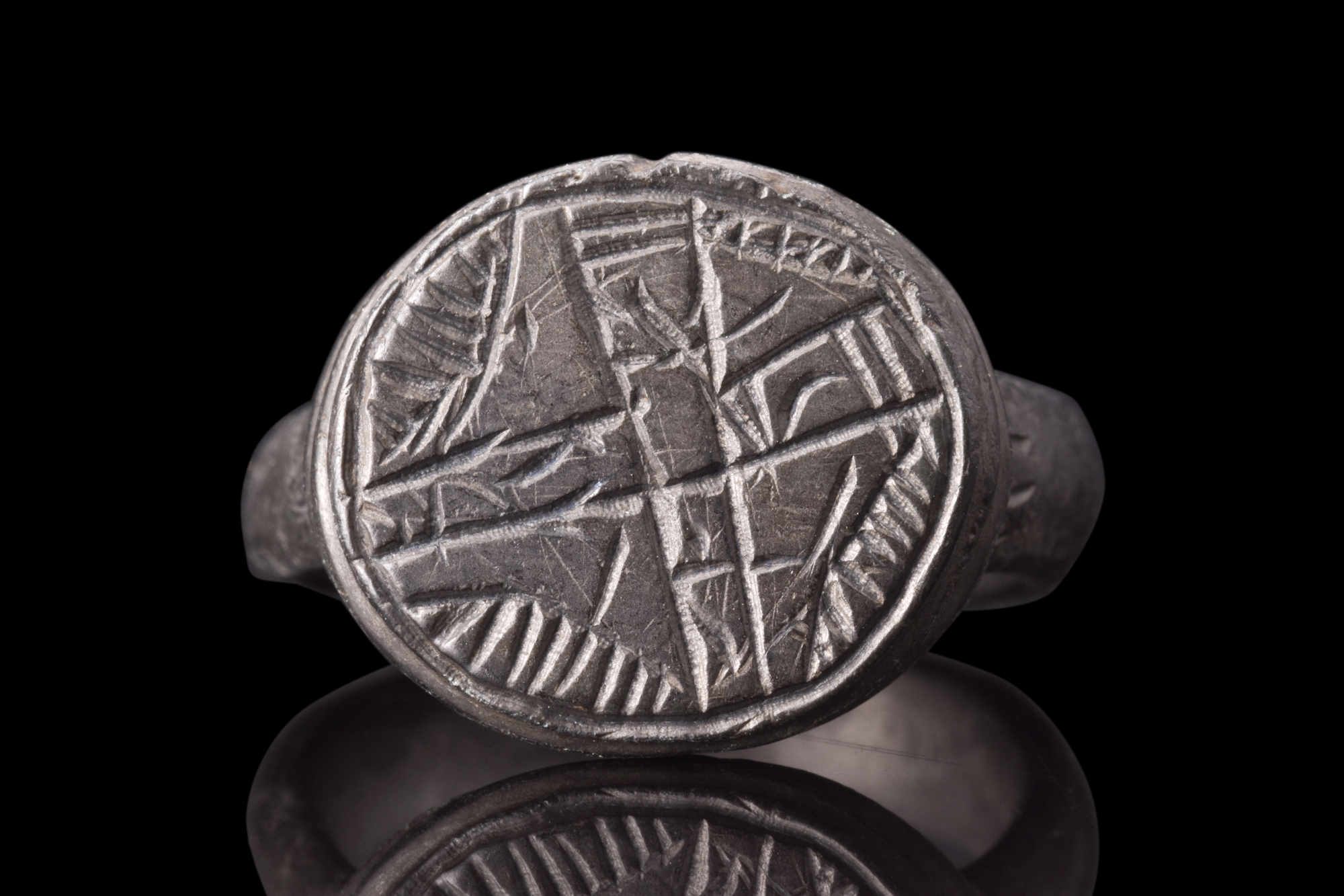 MEDIEVAL BRONZE RING WITH STAR OF BETHLEHEM - Image 4 of 8