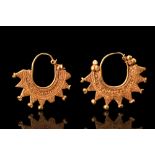 HELLENISTIC MATCHED PAIR OF GOLD EARRINGS