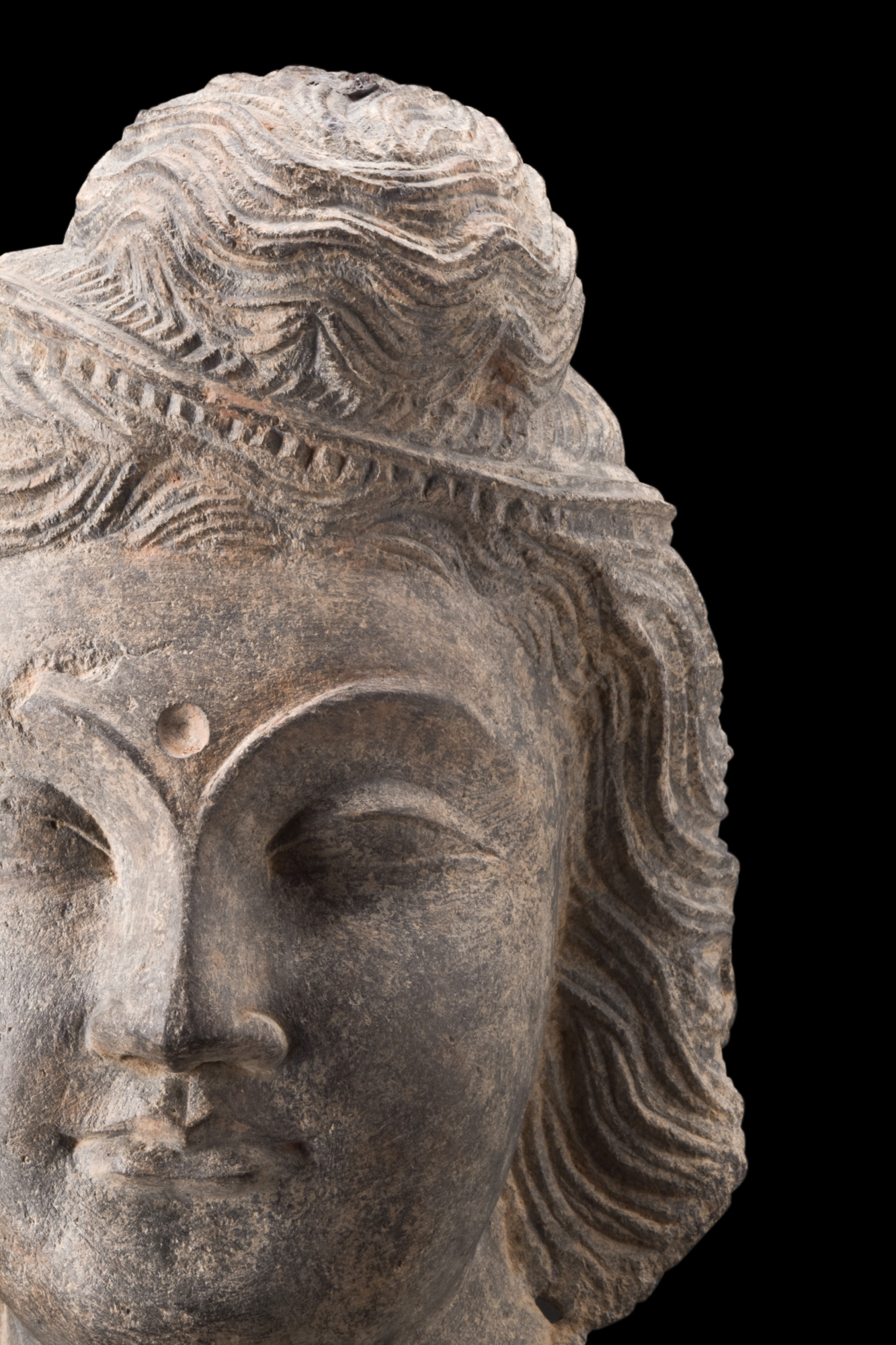 GANDHARAN SCHIST HEAD OF BODHISATTVA - Image 9 of 9