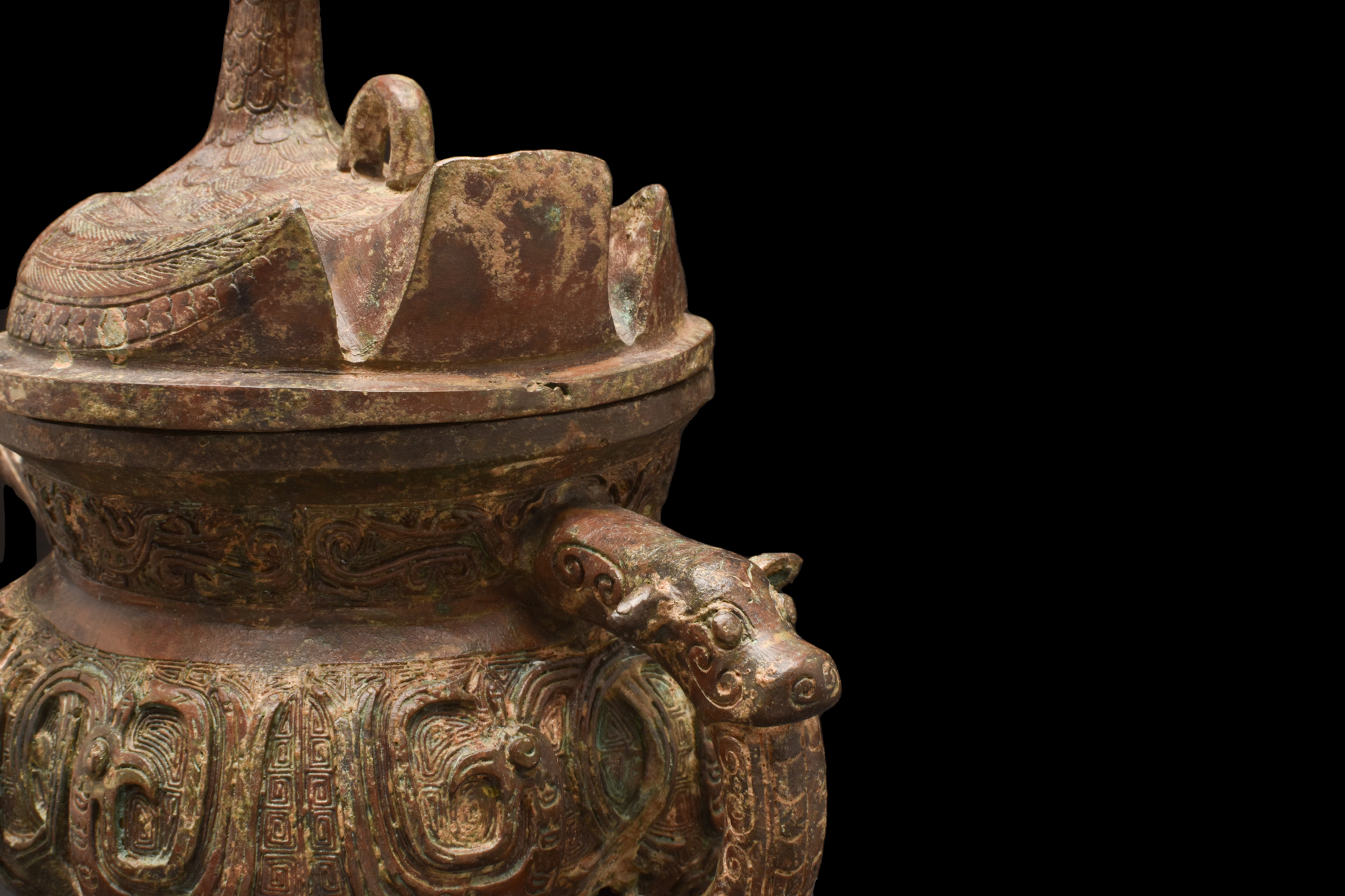 CHINESE ARCHAIC BRONZE POURING VESSEL WITH A BIRD-SHAPED LID - Image 9 of 9
