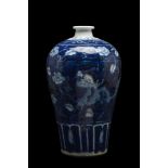 CHINESE QING DYNASTY PORCELAIN MEIPING VASE