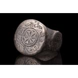LARGE ROMAN SILVER RING WITH DECORATION