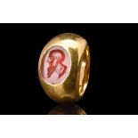 ROMAN GOLD RING WITH CARNELIAN INTAGLIO OF SOCRATES