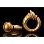 ETRUSCAN GOLD TRUMPET-SHAPED EARRING