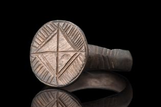 BYZANTINE BRONZE RING WITH A CROSS