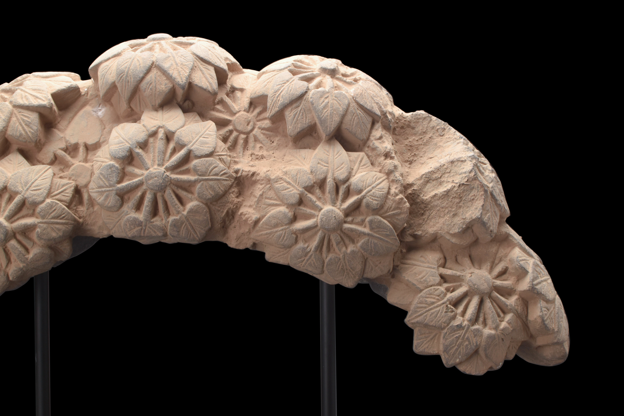 GANDHARAN SCHIST FLORAL FRIEZE - Image 2 of 5