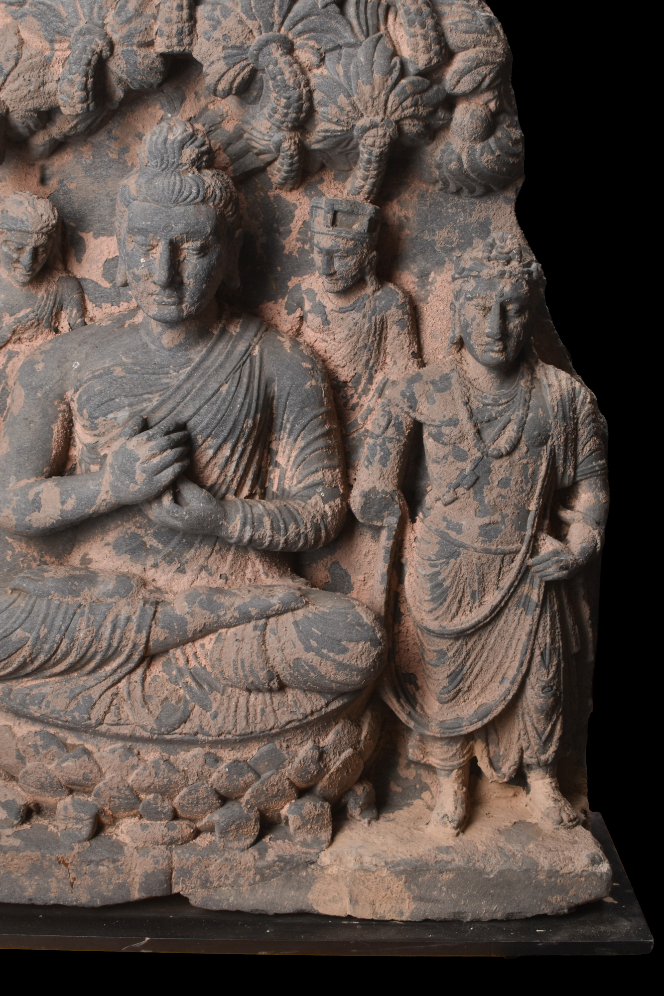 GANDHARAN SCHIST RELIEF TRIAD OF BUDDHA SHAKYAMUNI WITH BODHISATTVAS - Image 8 of 8