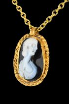 STUNNING ROMAN GOLD AND SARDONYX CAMEO PENDANT WITH JULIA DOMNA