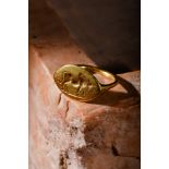 GREEK HELLENISTIC GOLD RING WITH A BULL