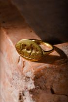 GREEK HELLENISTIC GOLD RING WITH A BULL