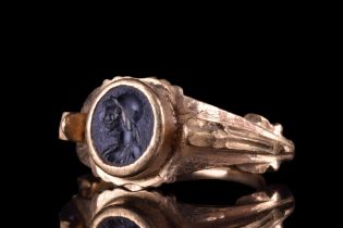 ROMAN ONYX MARS INTAGLIO IN A HEAVY GOLD RING