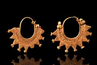 HELLENISTIC MATCHED PAIR OF GOLD EARRINGS