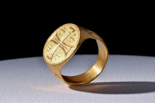 KNIGHTS GOLD RING WITH JERUSALEM CROSS AND FLEUR DE LIS